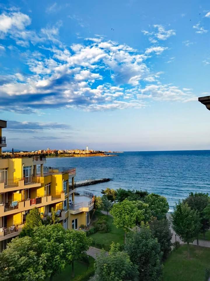 Dl Apartments Aheloy Exterior foto